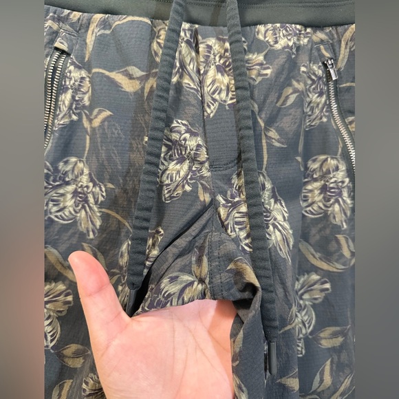 Athleta Trekkie North Printed Jogger, Terra Firma Olive - Picture 8 of 11